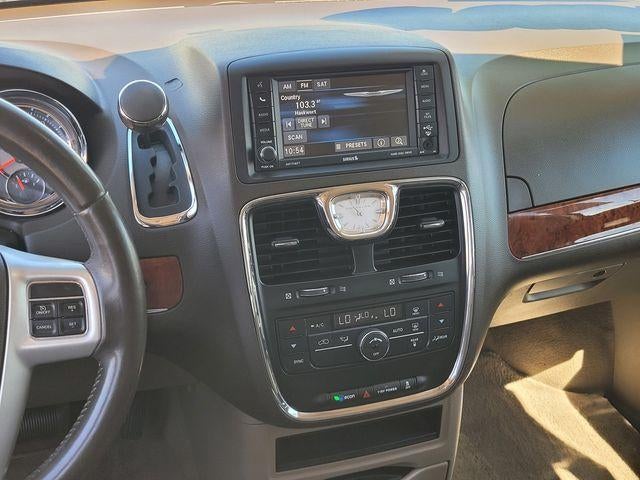 2015 Chrysler Town & Country Touring